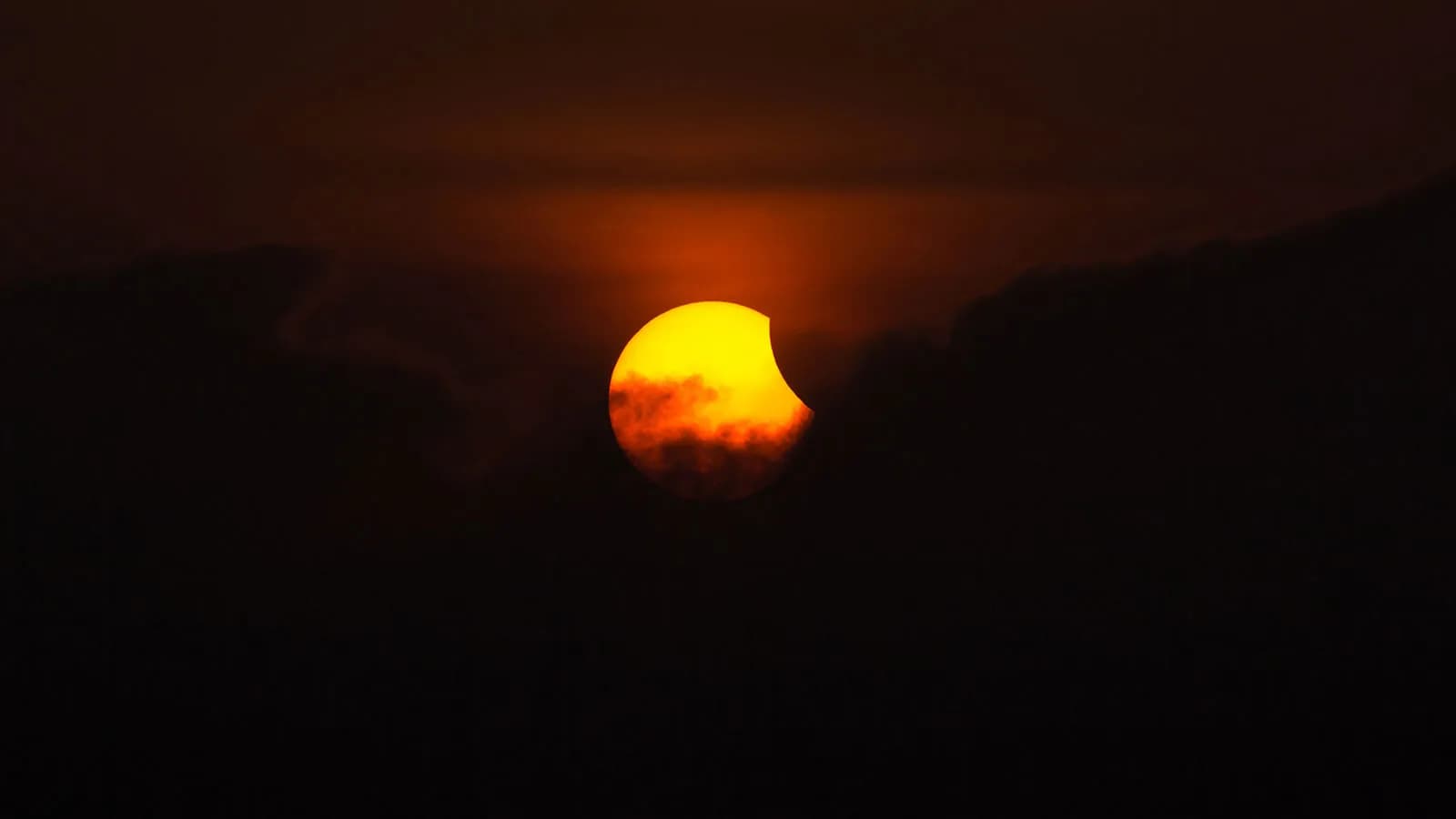 El eclipse solar dejará ocultaciones superiores al 90% en los principales puertos andaluces y del Estrecho