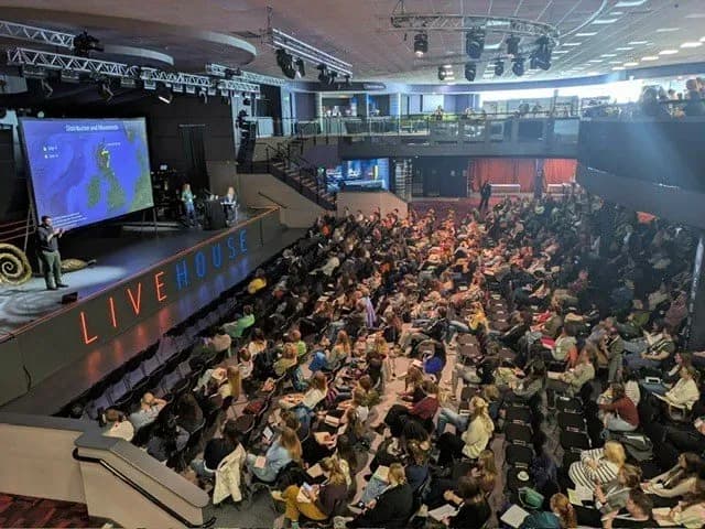 Ecolocaliza presenta en el congreso europeo de cetáceos un estudio sobre el impacto del tráfico marítimo en el Estrecho