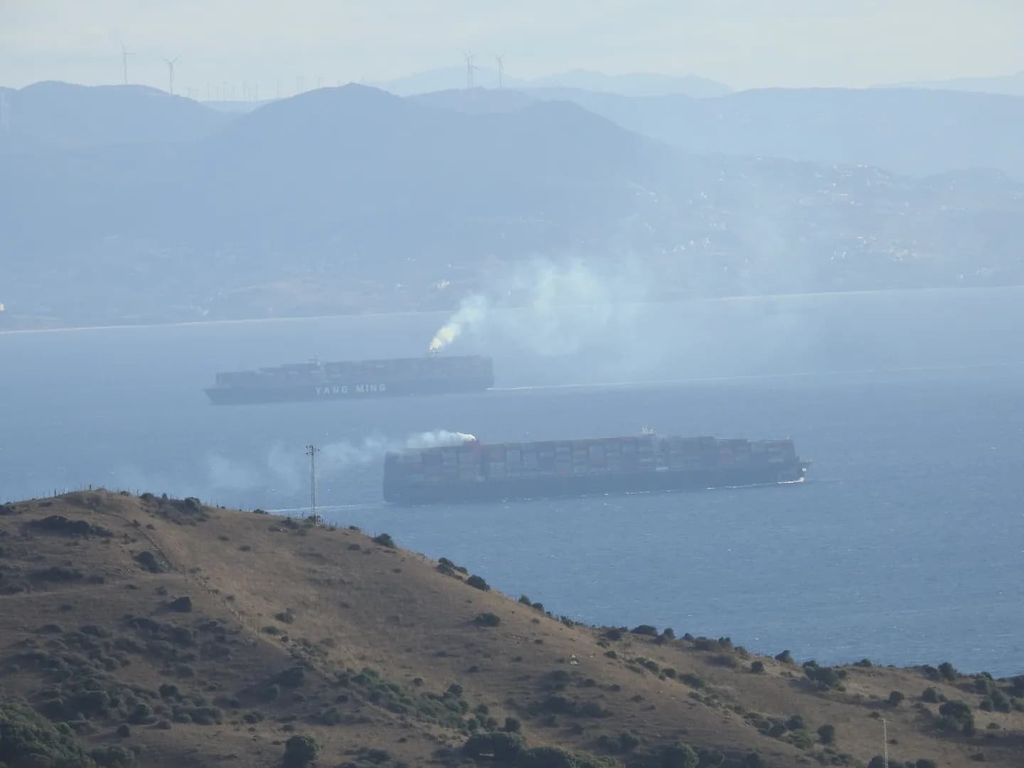 Verdemar vuelve a protestar contra el fondeadero exterior de la Bahía de Algeciras