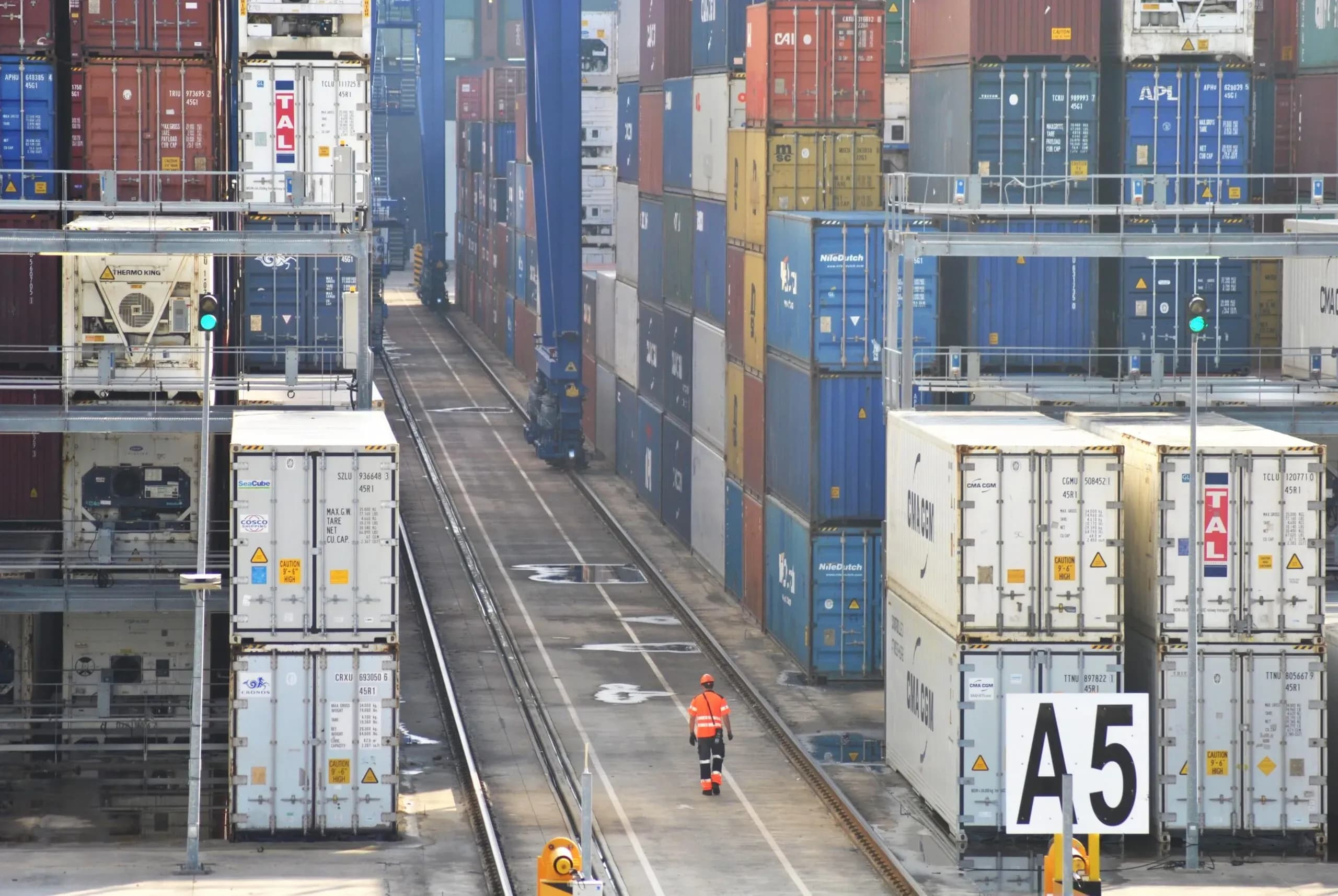 Los estibadores del puerto de Algeciras votan hoy en las primarias de las elecciones sindicales del Centro Portuario de Empleo