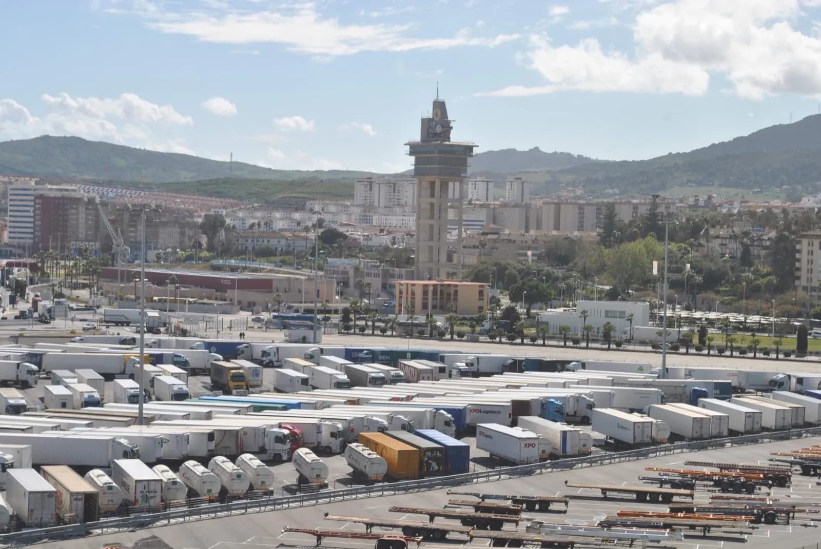 La Dirección General de Sanidad anuncia medidas para paliar los problemas del PCF del puerto de Algeciras