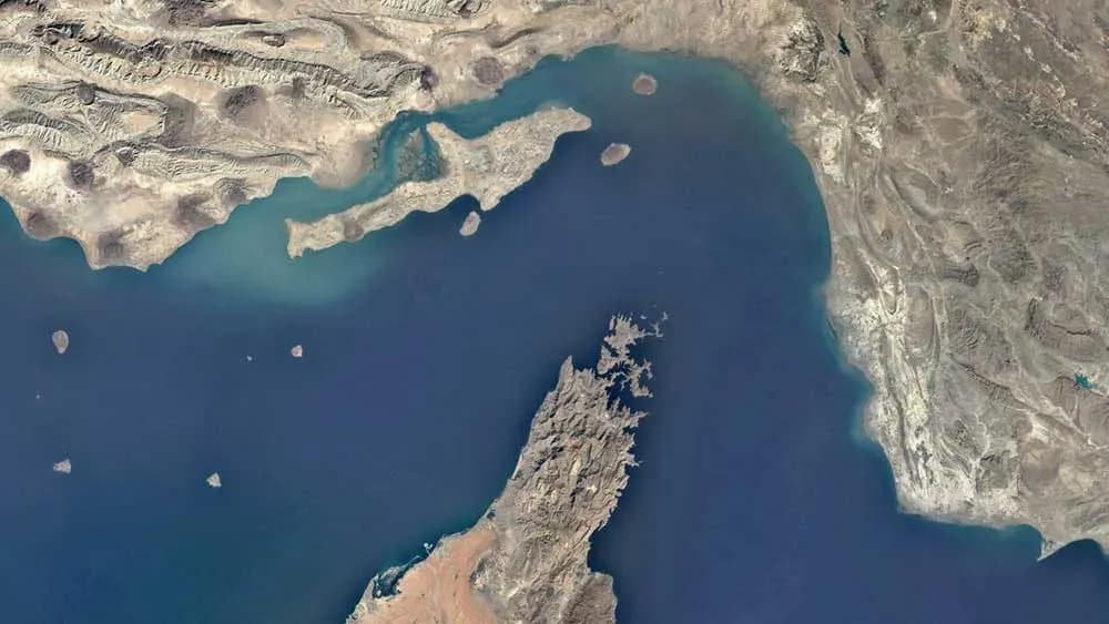 The IMO warns that the charging of tolls in the Strait of Hormuz would set a dangerous precedent for international navigation