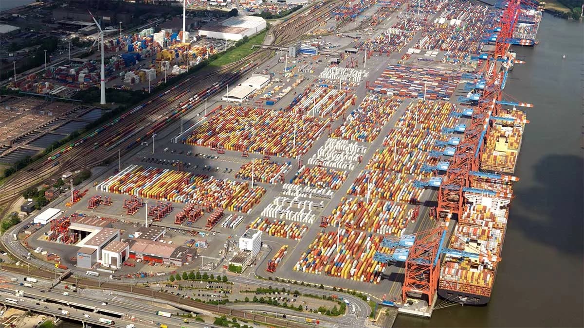 Hamburgo amplía capacidades de suministro eléctrico en tierra para buques portacontenedores y cruceros