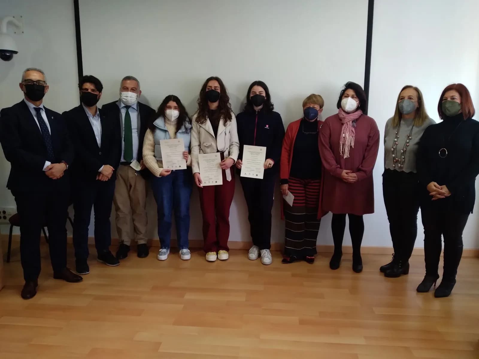 La Fundación Campus Tecnológico de Algeciras y la Asociación Amigos de la Ciencia entregan una beca de investigación