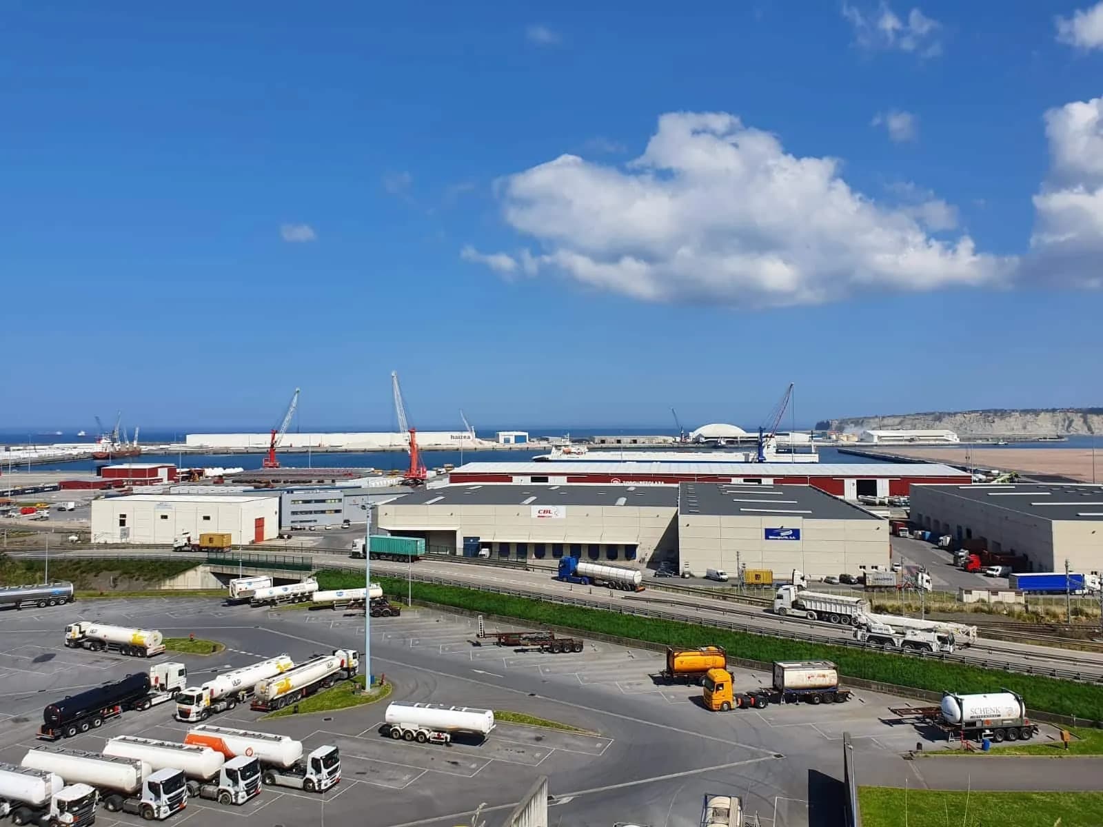 La logística portuaria también sigue activa en Bilbao