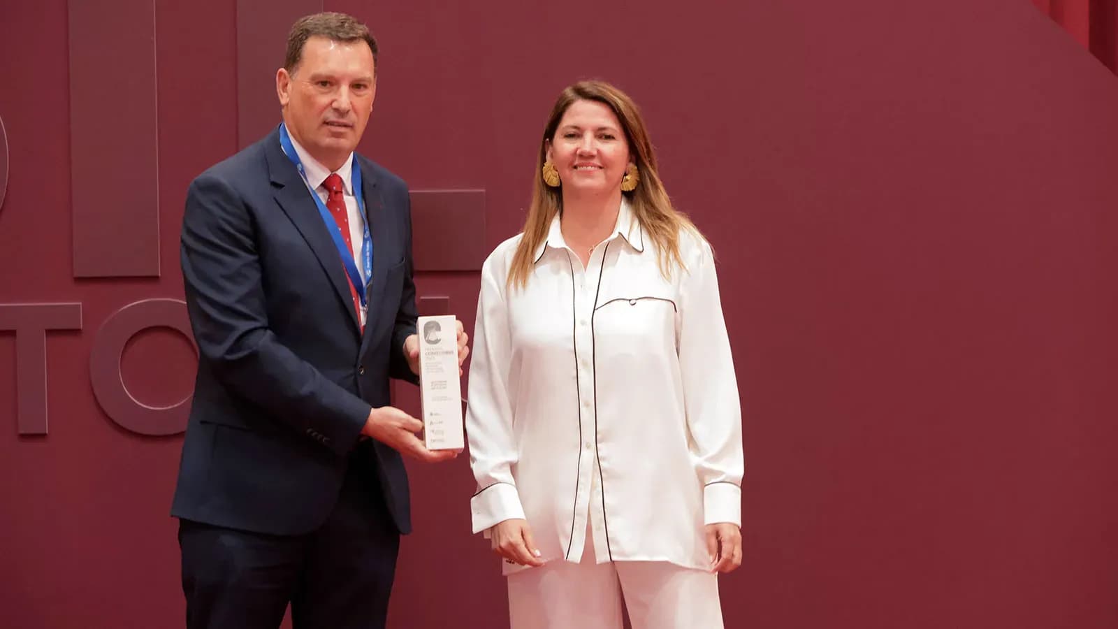 El Puerto de Huelva recibe un Premio Corredor por la Ruta1400 Huelva-Canarias