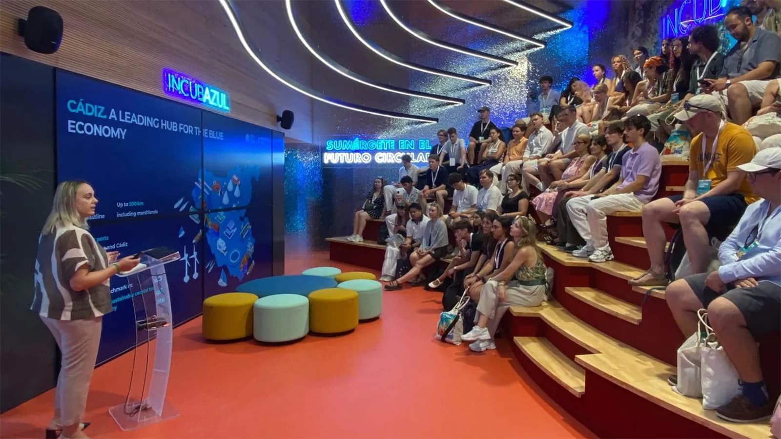 Más de 120 jóvenes europeos conocen en Cádiz el ecosistema de Economía Azul de Zona Franca