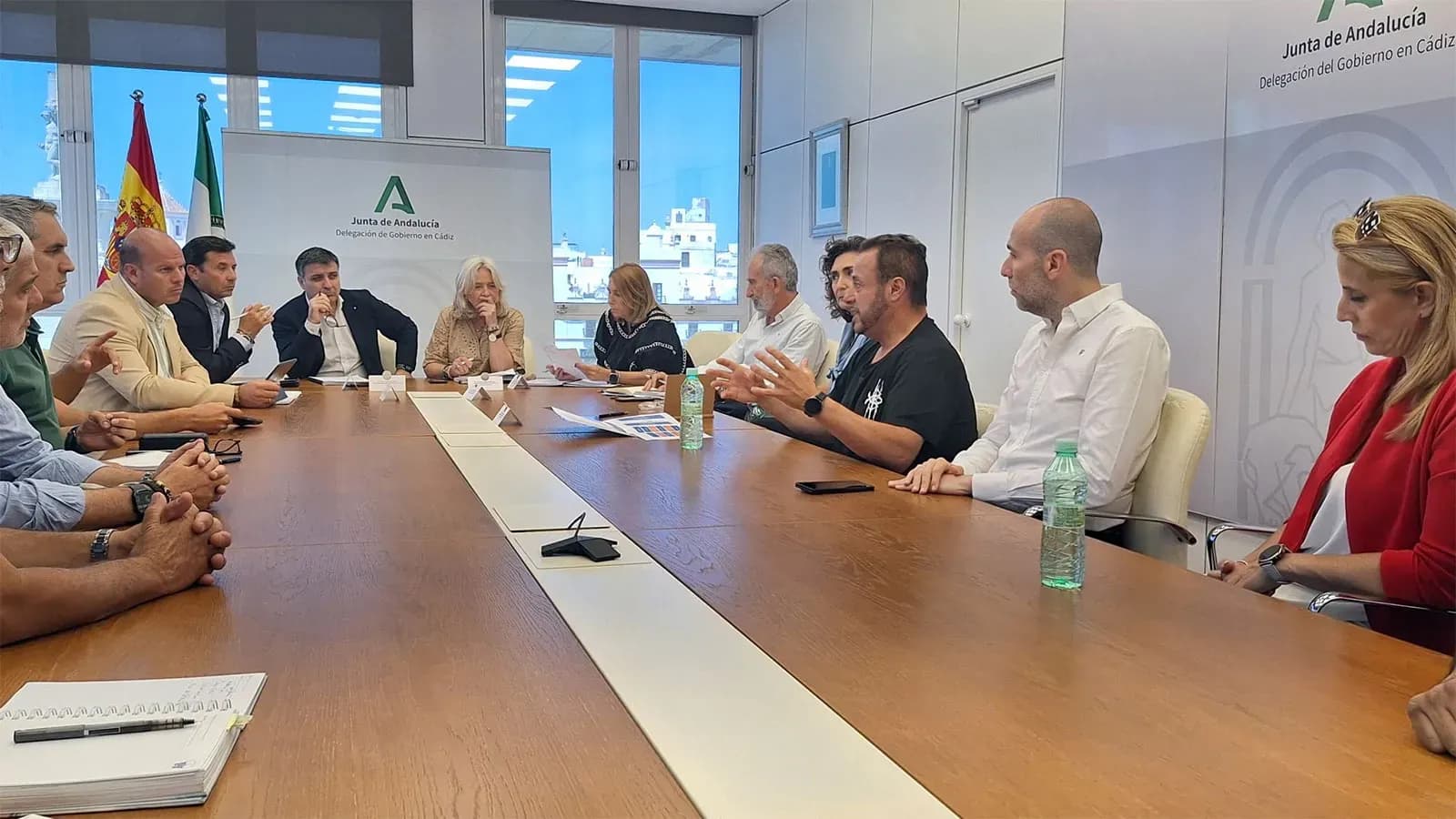 La Junta de Andalucía estudia incentivos para los empresarios afectados por el incendio del polígono Cortijo Real de Algeciras
