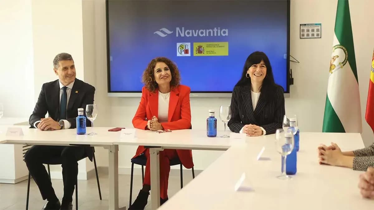 La vicepresidenta primera del Gobierno visita la instalaciones de Navantia en San Fernando