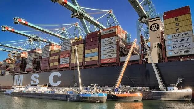 La demanda de combustibles marítimos en Róterdam cae un 0,9% en 2024, mientras el GNL repunta un 52%