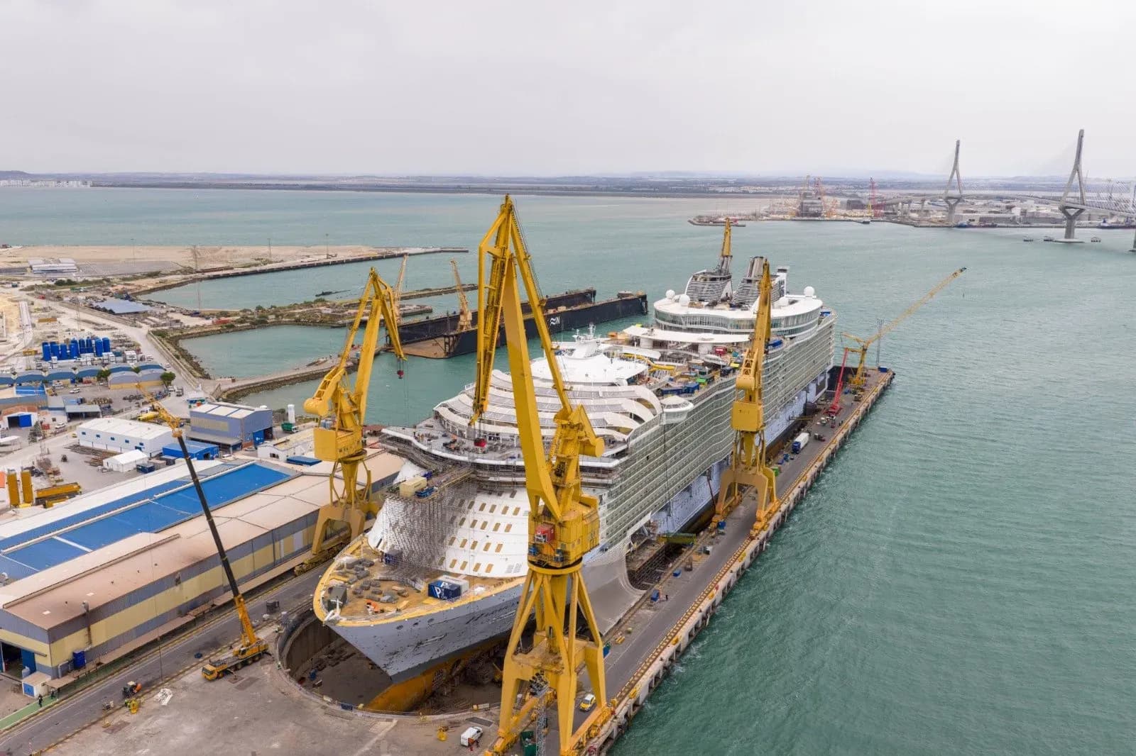Navantia Cádiz ultima la puesta a punto del crucero Harmony of the Seas tras seis semanas de trabajos en dique seco