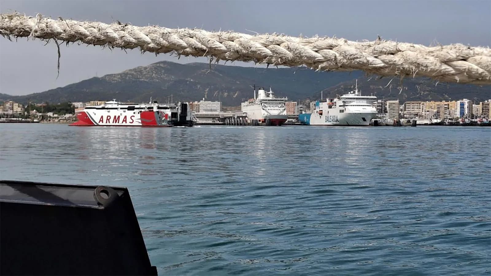 Los puertos de Algeciras y Tarifa canalizan más de 91.700 pasajeros durante el primer gran fin de semana de la OPE