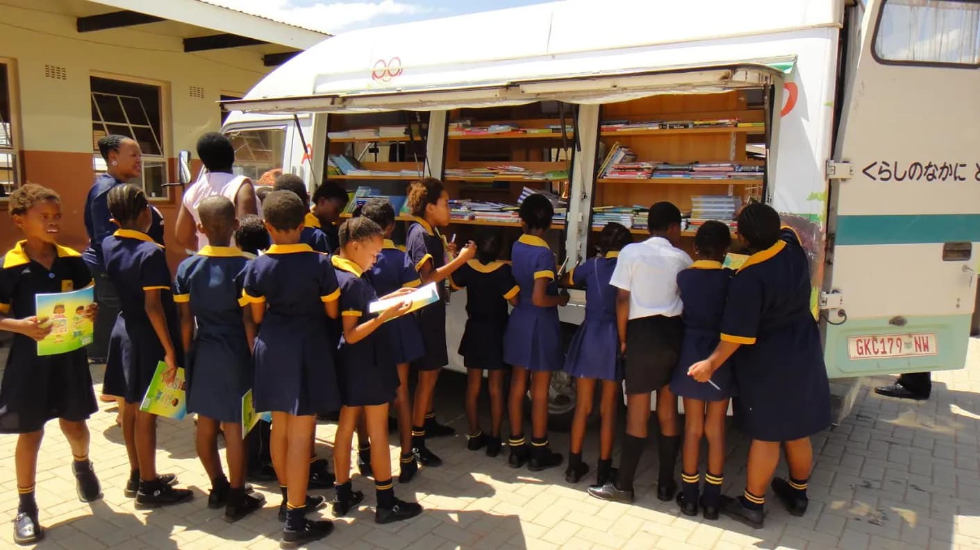 Ocean Network Express facilita el envío gratuito de 11.500 libros para apoyar la alfabetización infantil en zonas rurales de Sudáfrica