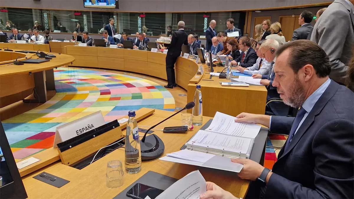 La Comisión Europea se compromete a presentar un informe sobre el impacto del ETS en el transporte marítimo