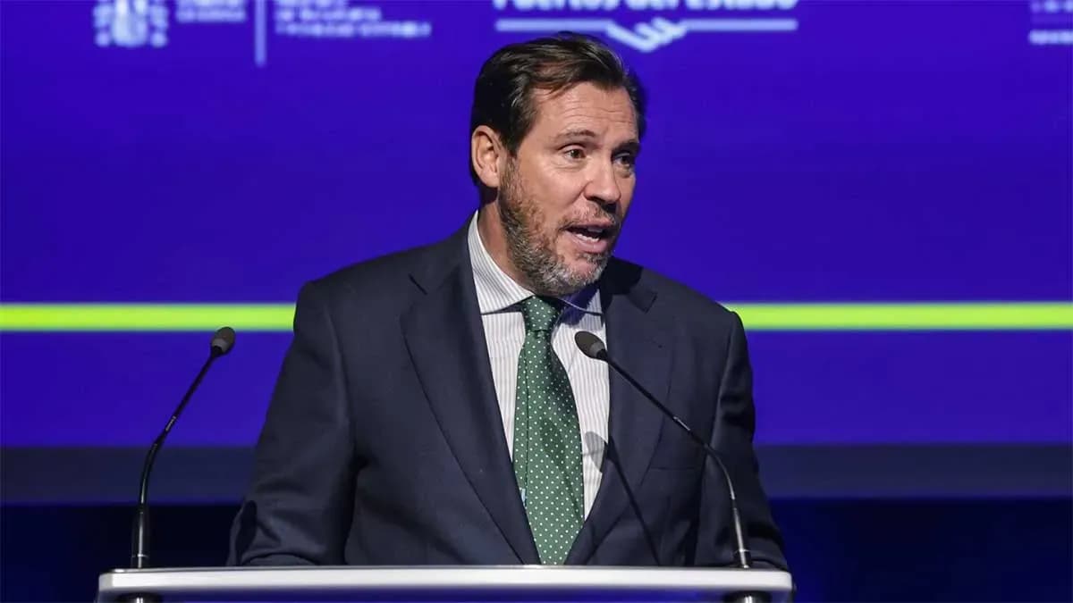Óscar Puente emphasizes at the National Port Congress that the port system generates 250,000 jobs and 25 billion in economic activity per year