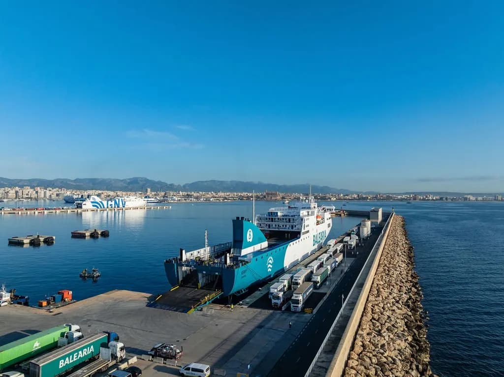La Autoridad Portuaria de Baleares recibe a CCOO para mostrar el proyecto de transformación del puerto de Palma