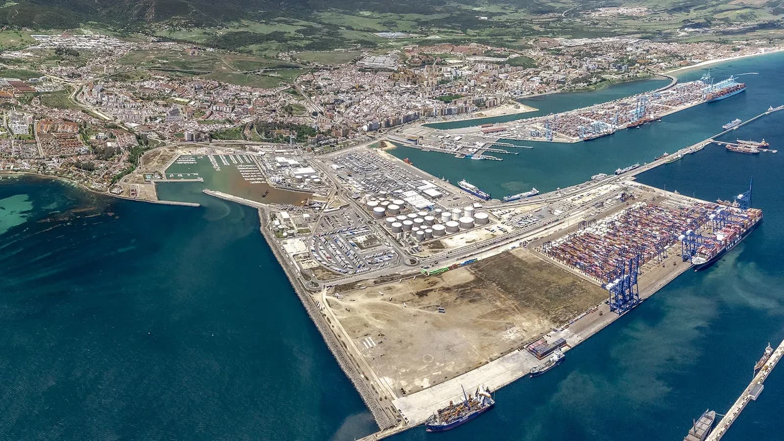La Dependencia de Aduanas de Algeciras modifica el despacho de camiones con una nueva instrucción técnica