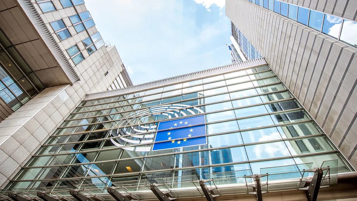 Paro en los puertos españoles por el impacto del EU ETS en la competitividad y el empleo del sector