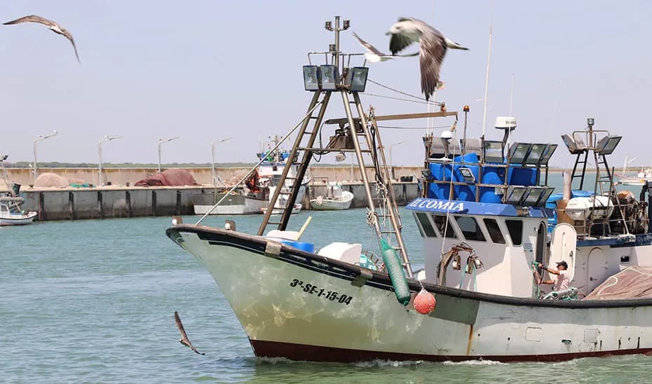 Bruselas plantea flexibilizar los fondos europeos para la pesca y elevar las ayudas destinadas a la flota