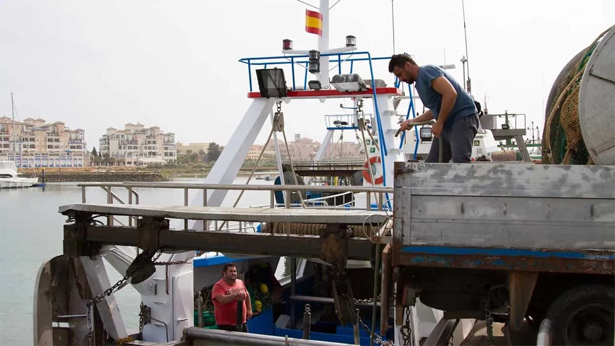 La Comisión Europea aprueba el Plan de Gestión para la pesca de dragas mecanizadas en Andalucía