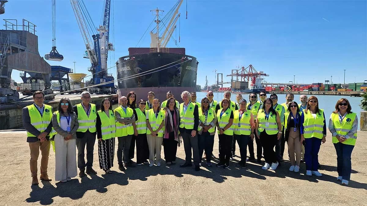 La Autoridad Portuaria de Sevilla recibe a la delegación «Port Leaders»