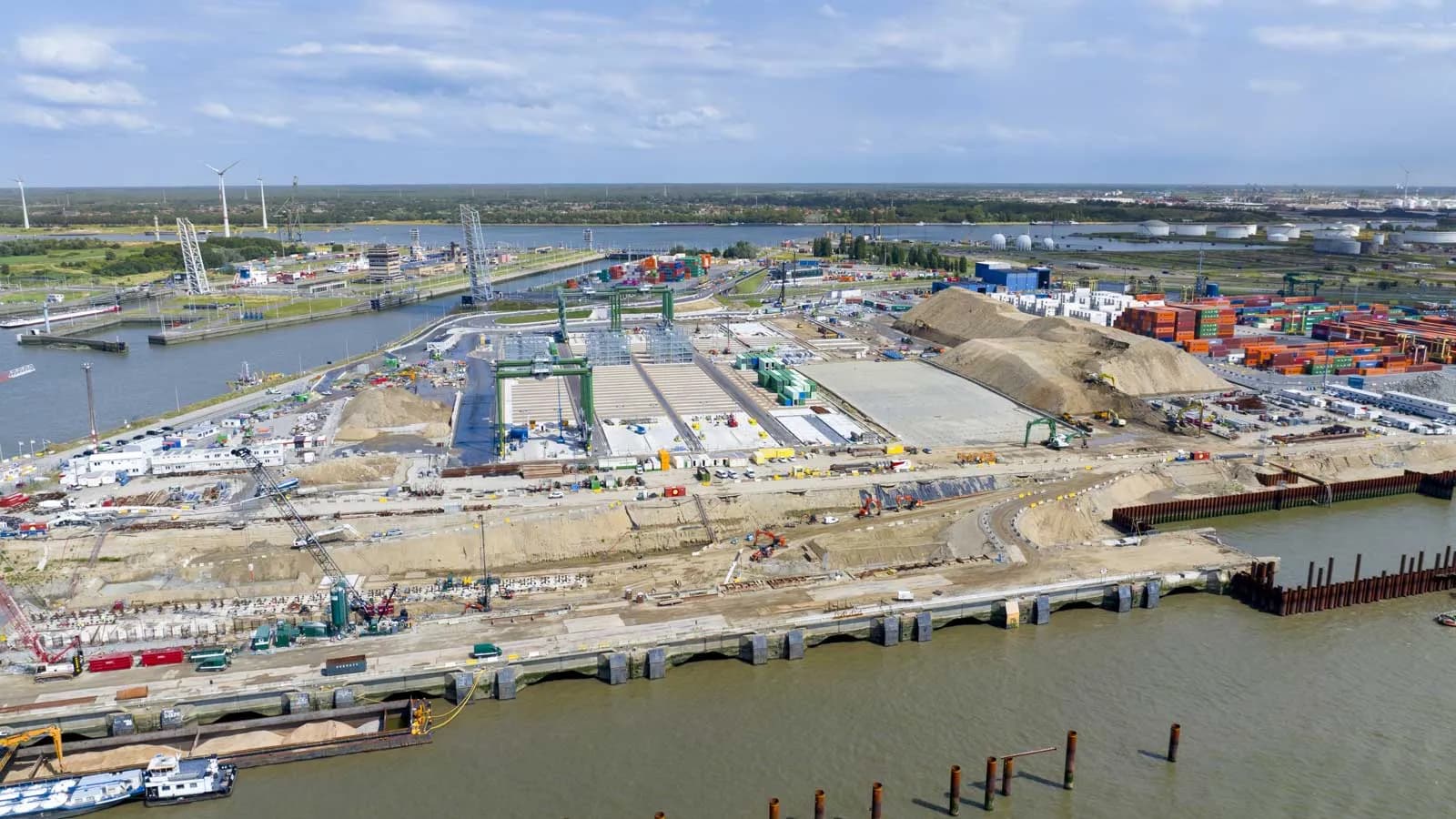 PSA Antwerp instalará suministro eléctrico en tierra en la Terminal Europa para 2026