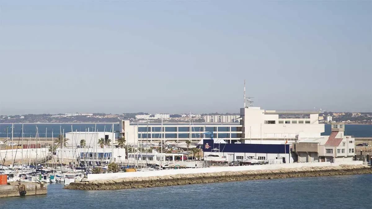La APBC da nuevos pasos para autorizar el futuro hotel de cinco estrellas en Puerto América