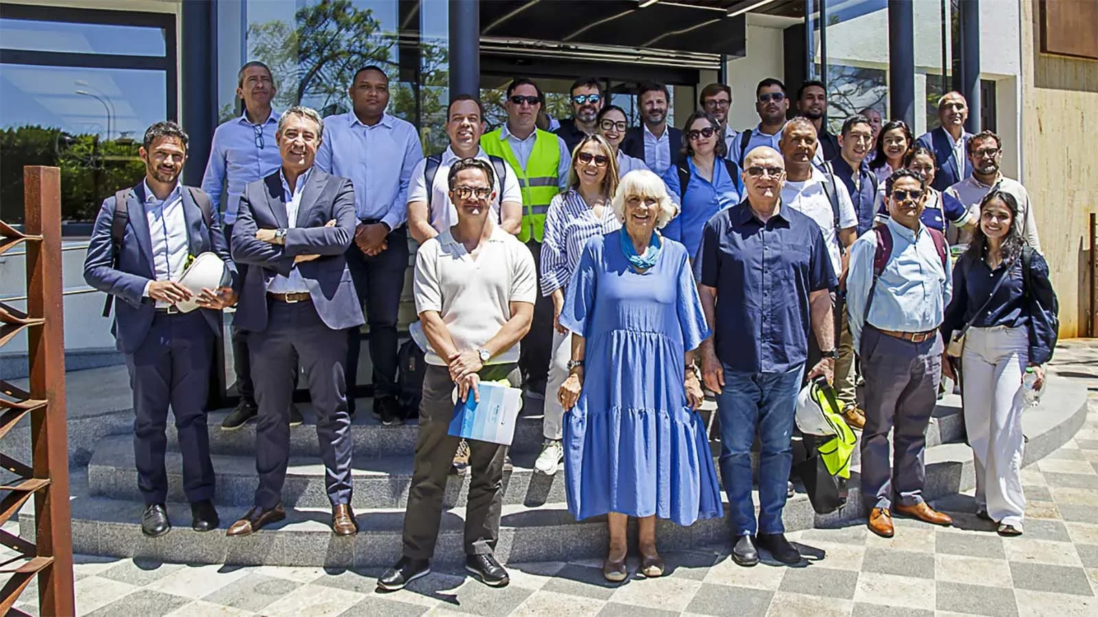 El Puerto de Cádiz muestra a la delegación del Corredor Marítimo Verde Panamá-Algeciras su sistema OPS para cruceros