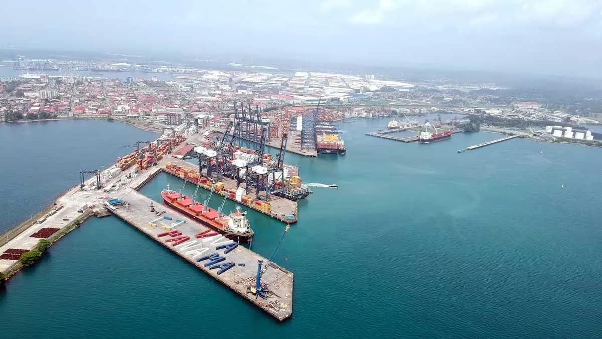 CK Hutchison reclama a Panamá más de 1.500 millones de dólares por la pérdida de los puertos del Canal
