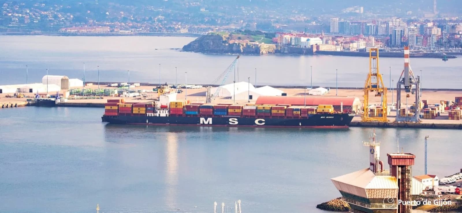 Cuatro ex altos cargos afrontan cárcel por la ampliación del puerto de Gijón