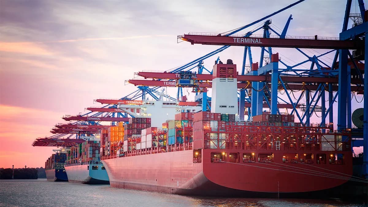 El Puerto de Hamburgo y MSC firman un acuerdo para el suministro eléctrico en tierra a buques portaconenedores