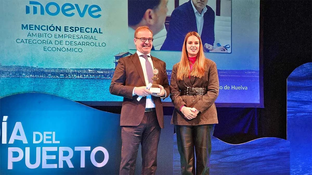 El Puerto de Huelva reconoce la labor empresarial de Moeve en el ámbito de la transición energética