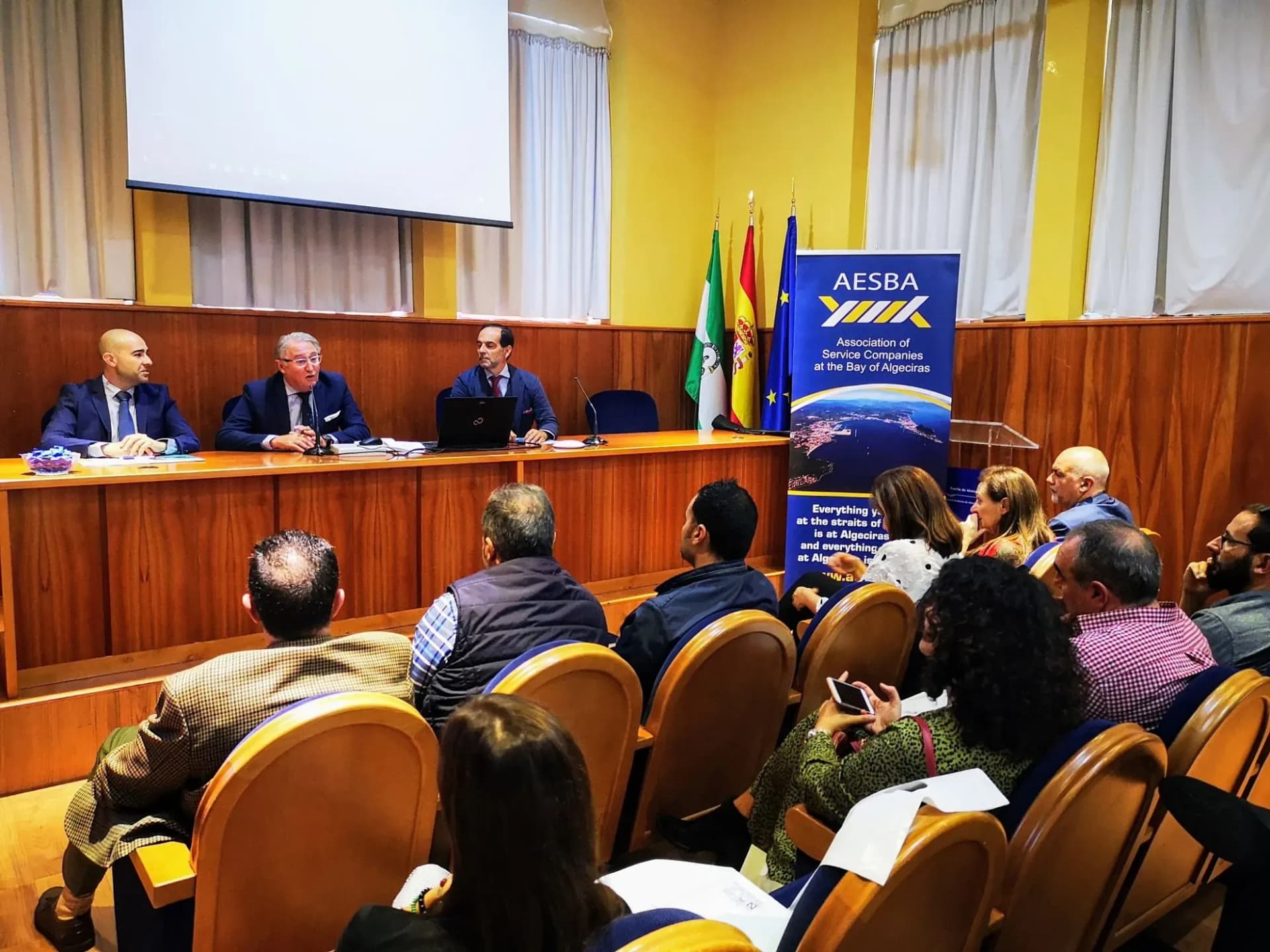 El puerto de Almería acoge la asamblea anual de Aesba