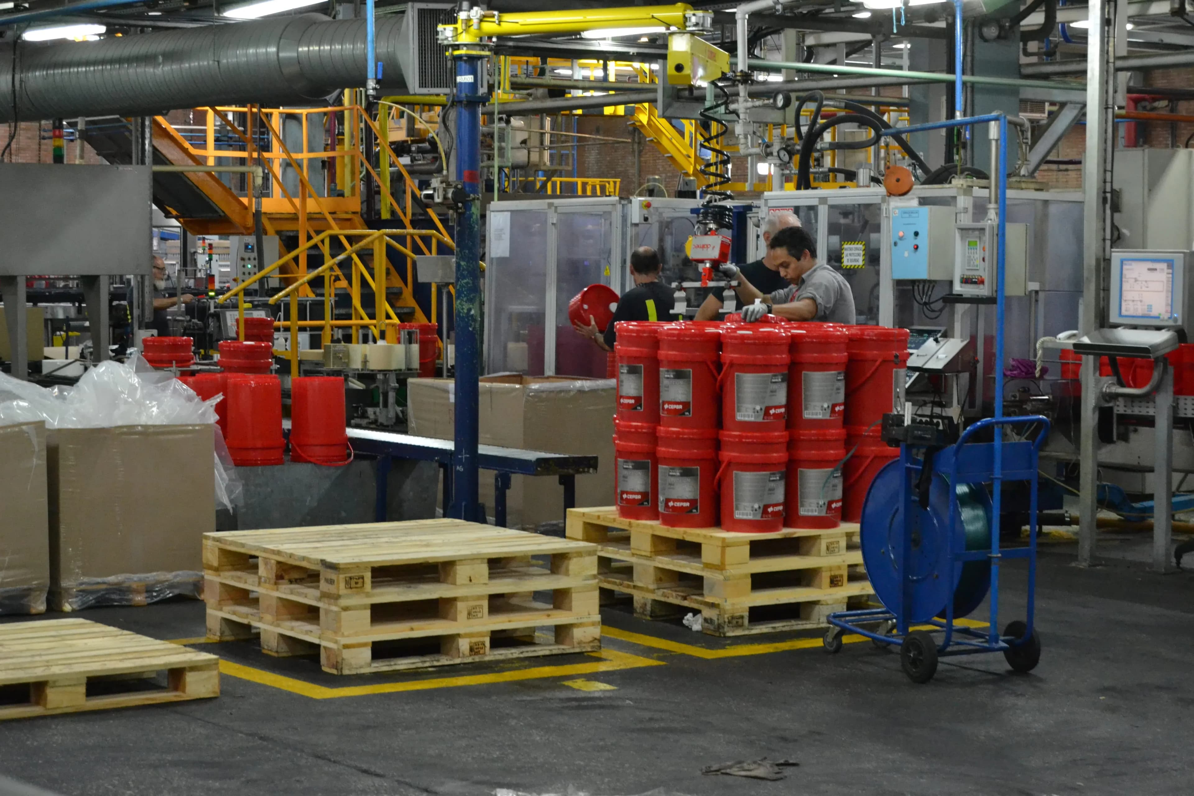 La refinería Gibraltar-San Roque de Cepsa produce más de 110.000 toneladas de lubricantes al año