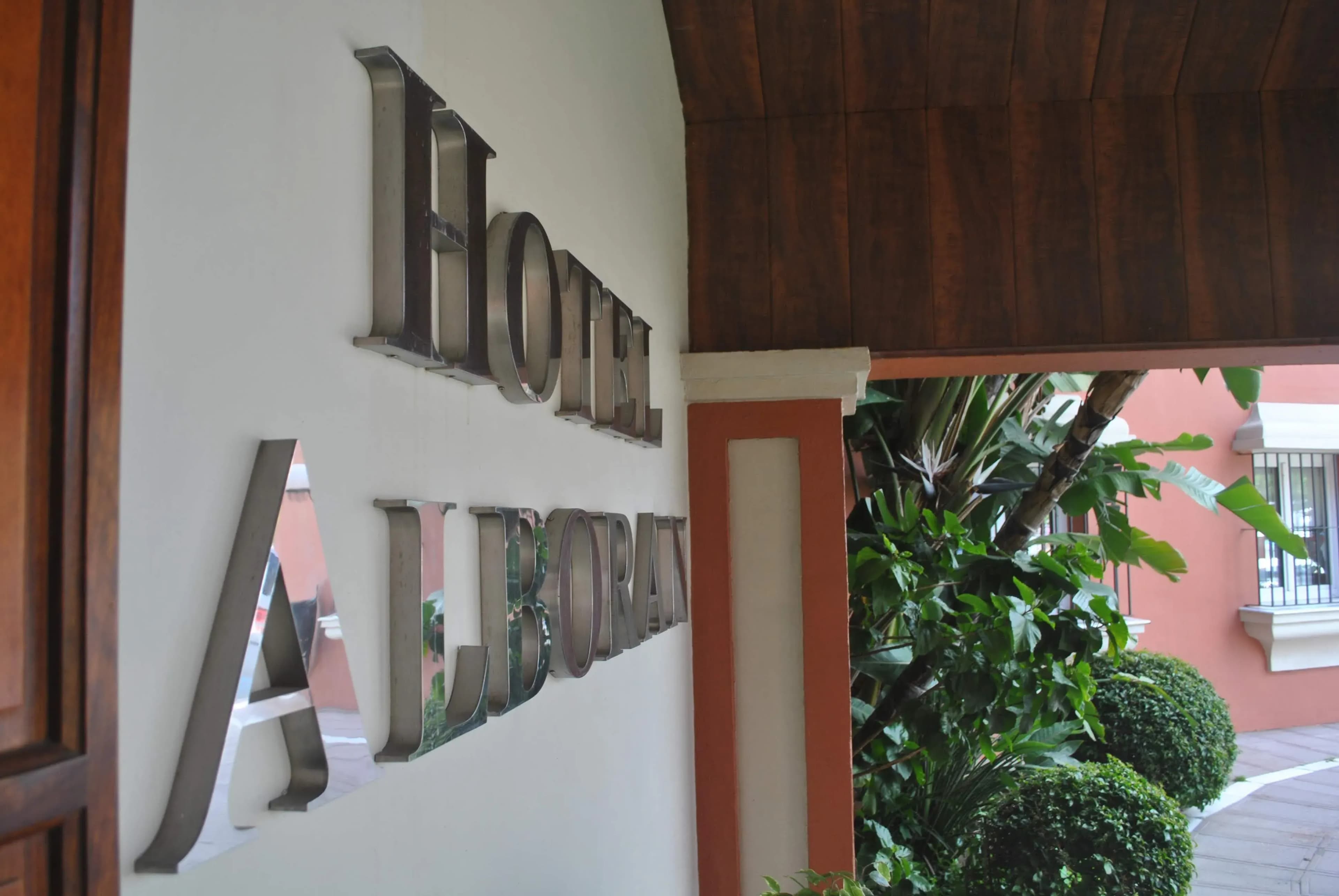 Hotel Alborán sigue con sus actividades de verano