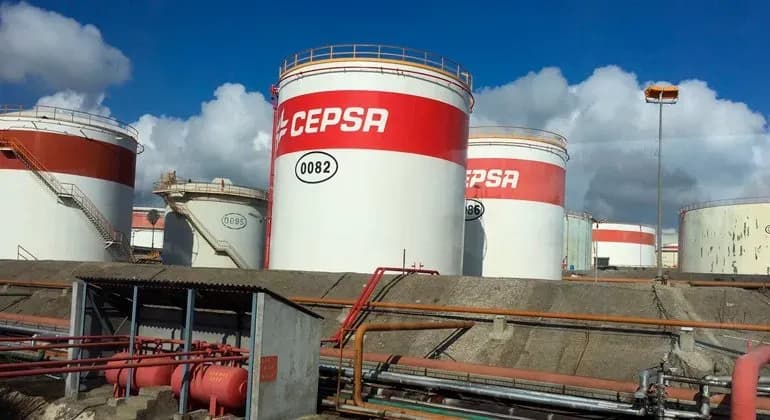 Amper construirá cinco nuevos tanques en la refinería de Cepsa