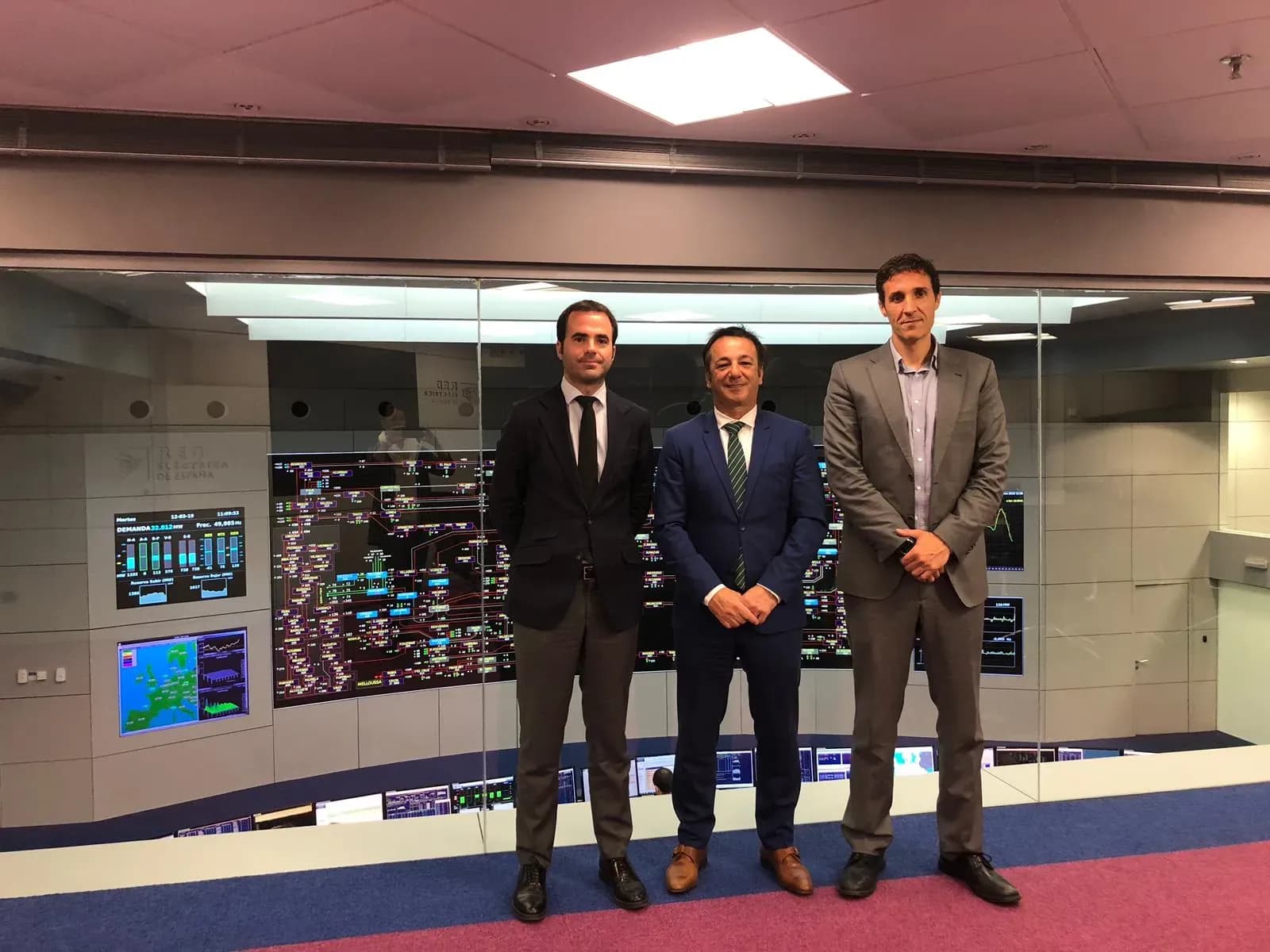 El Gobierno de Ceuta y REE avanzarán en el trazado submarino de la interconexión eléctrica