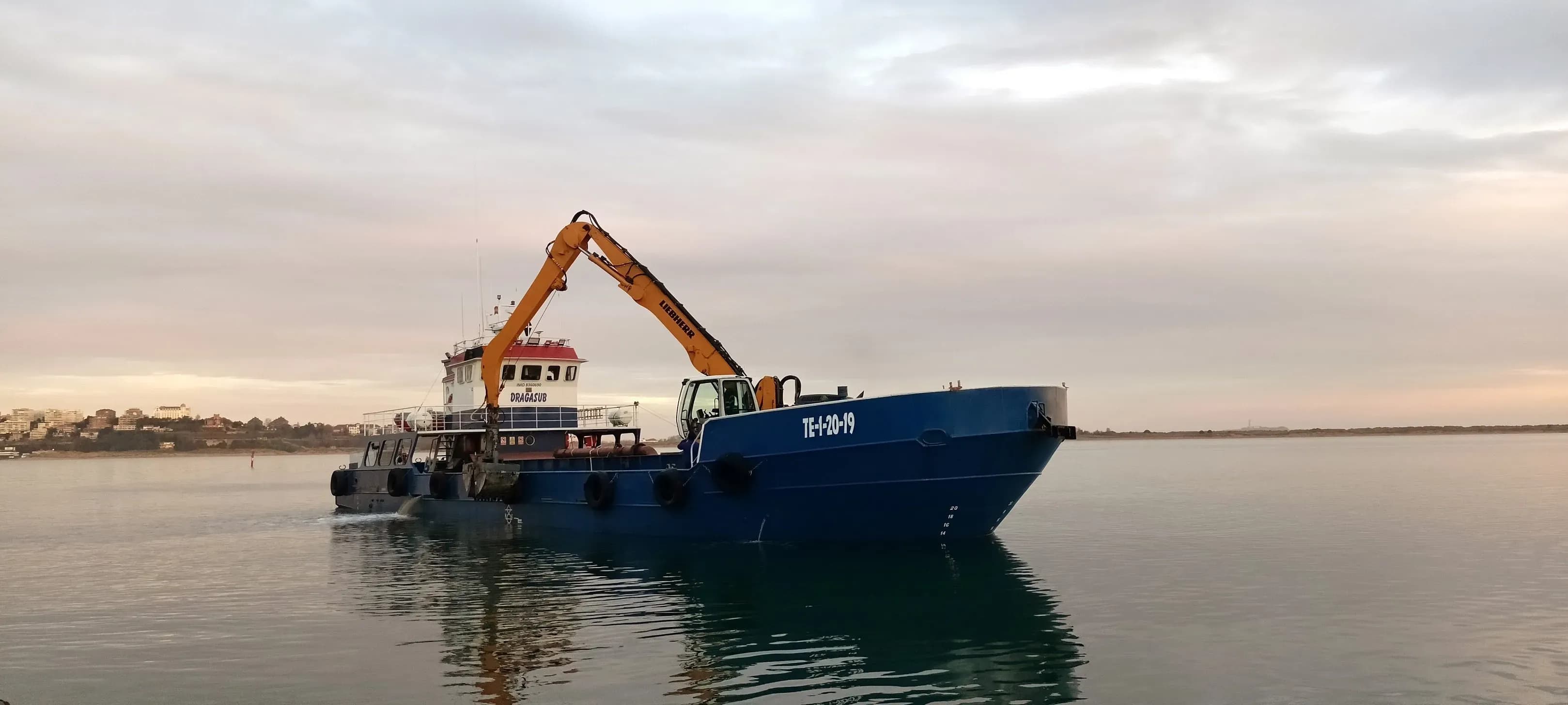 La Autoridad Portuaria de Santander completa el segundo dragado del canal entre Punta Rabiosa y Somo
