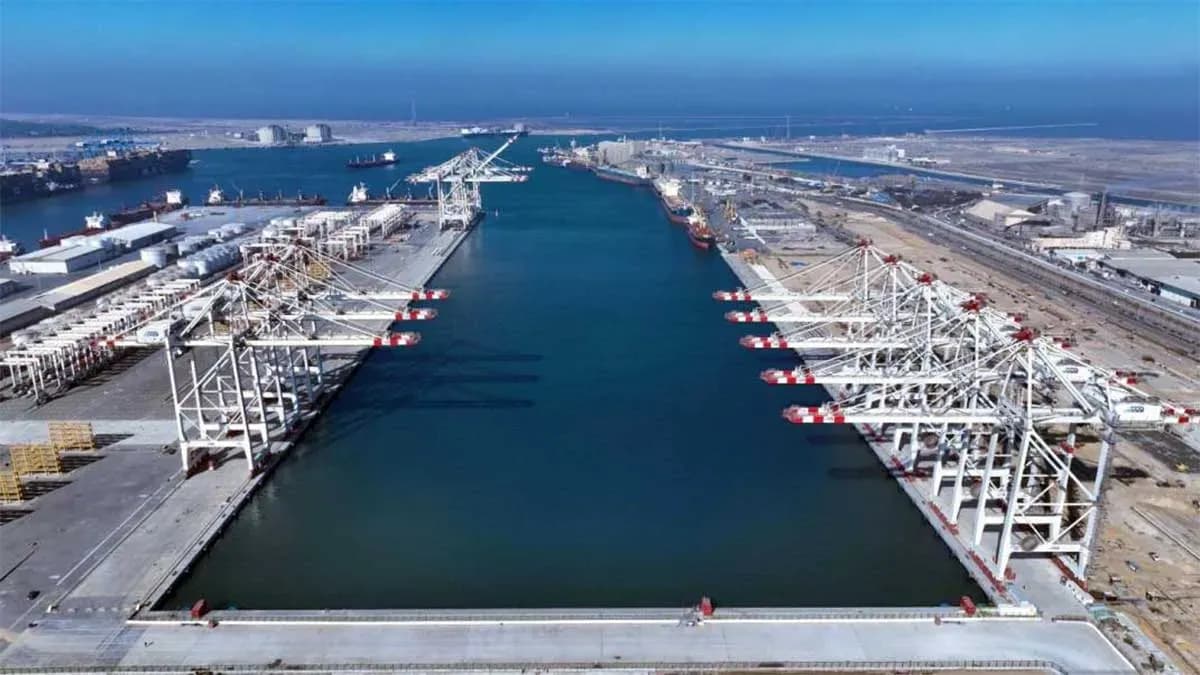 La terminal DACT de Damietta inicia operaciones comerciales con la primera escala de un buque de Hapag-Lloyd