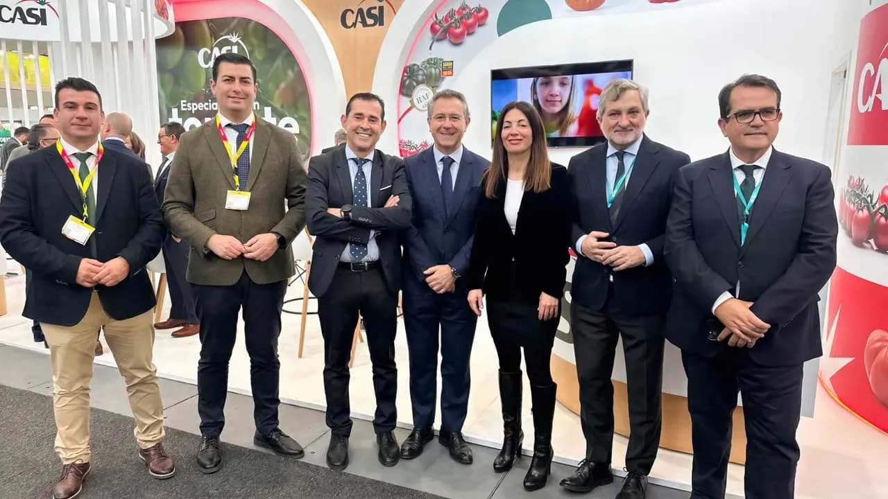 El Puerto de Almería presenta en Fruit Logistica su potencial como hub para la industria auxiliar agrícola