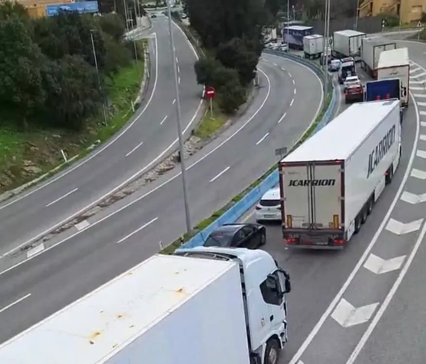 Restringido el acceso de camiones al Puerto de Algeciras con destino Tánger Med