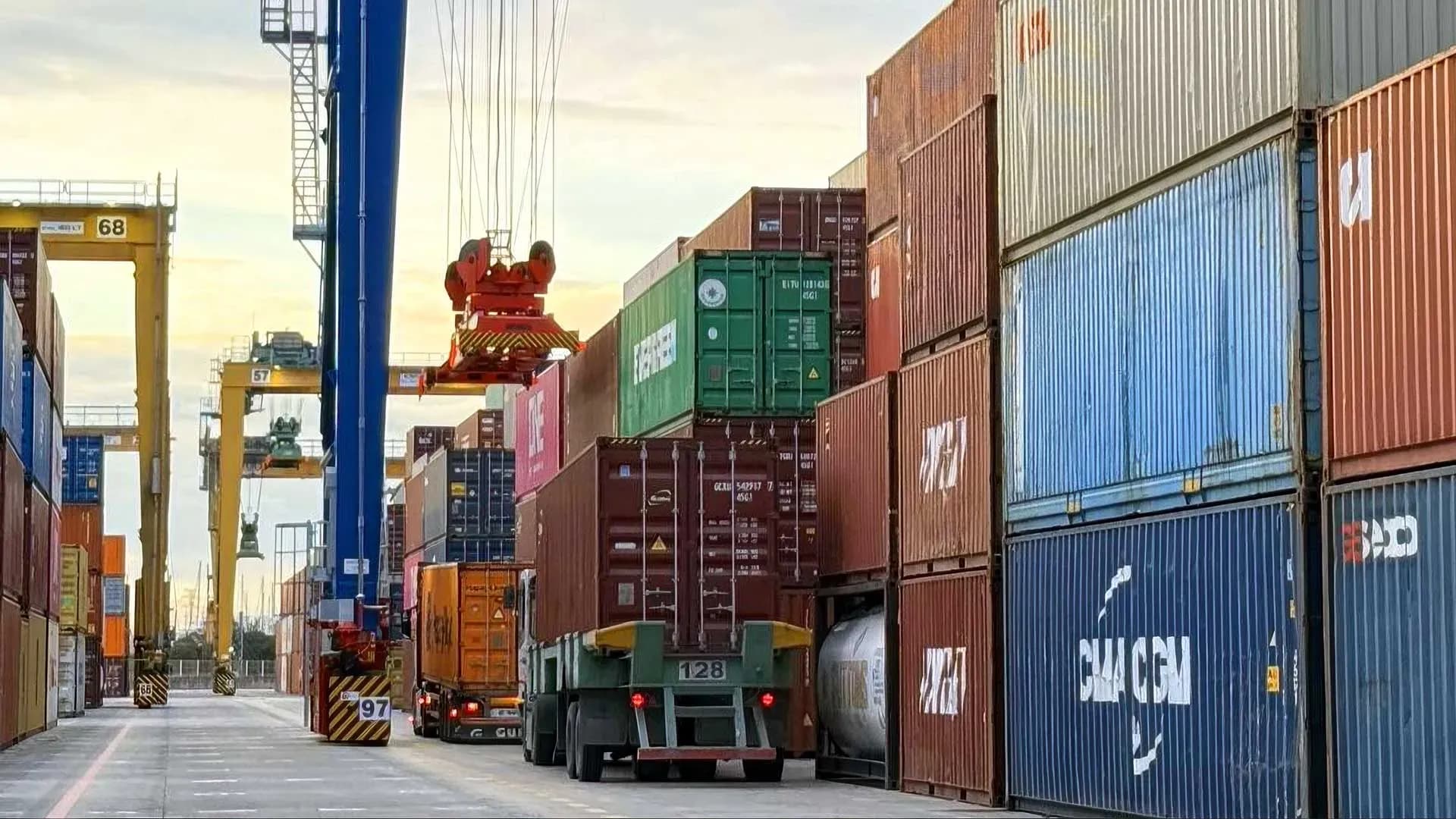 CSP Iberian Valencia Terminal encarga a Konecranes seis nuevas grúas RTG híbridas para el Puerto de Valencia