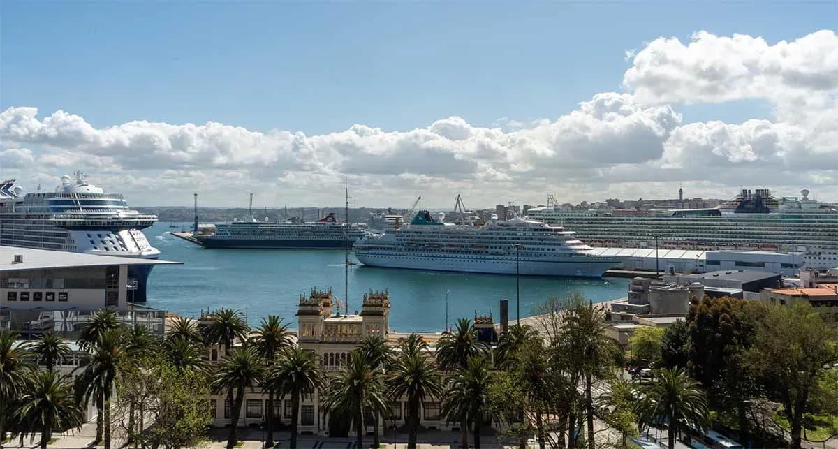 El Puerto de La Coruña encadena su cuarto récord en cruceros y recupera la pesca fresca tras siete años de caídas