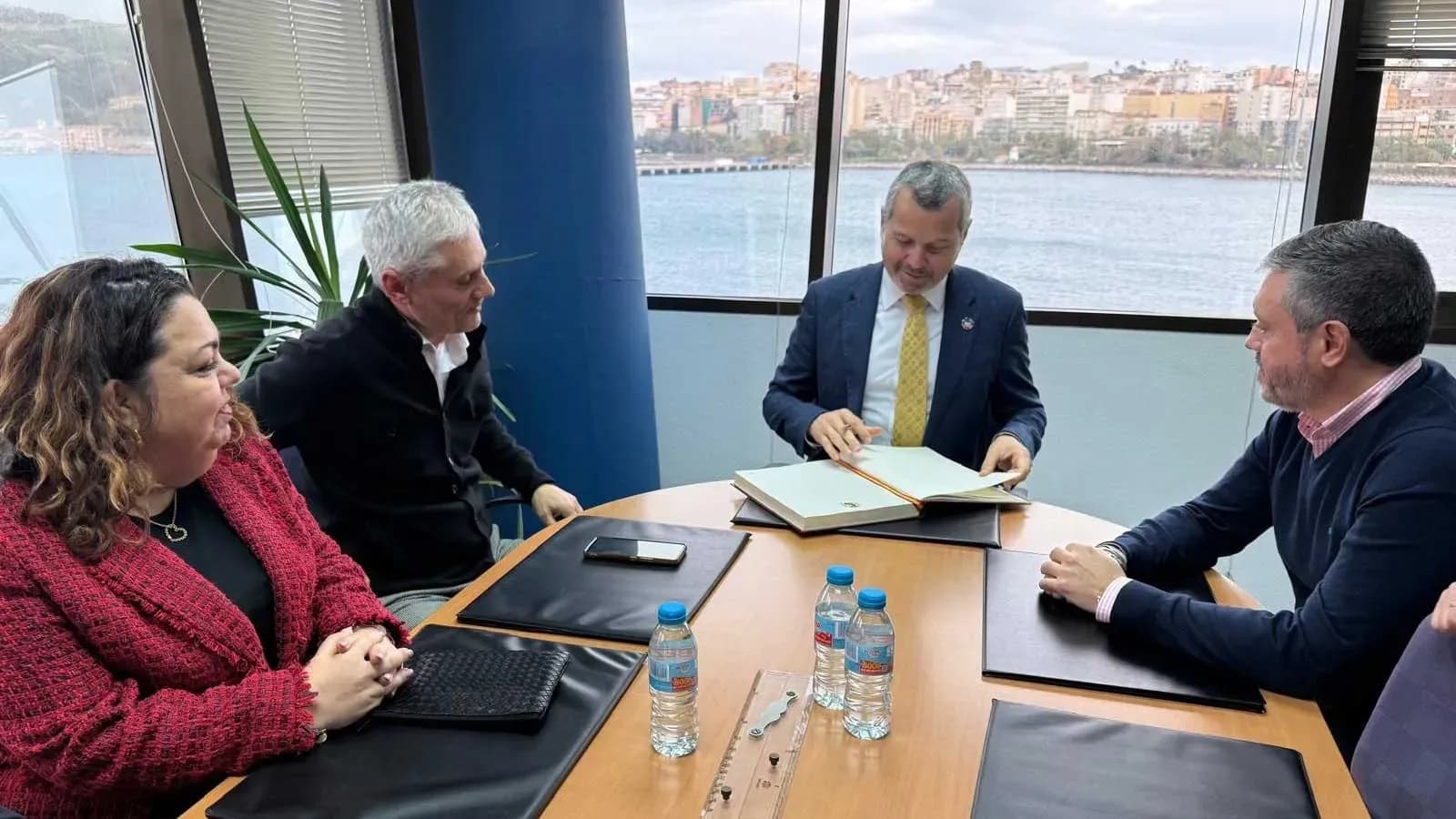 La Autoridad Portuaria de Ceuta recibe al Secretario General de la Organización Marítima Internacional