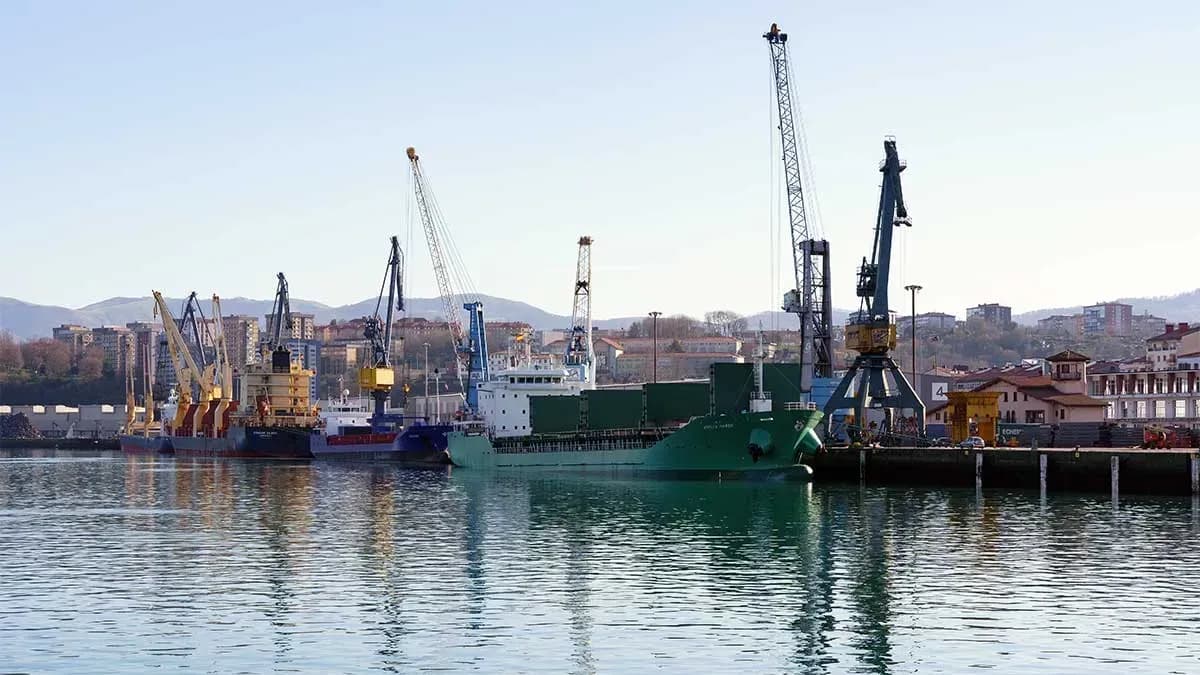 El puerto de Pasaia cierra 2025 con 3,4 millones de toneladas y la Lonja incrementa un 7% el pescado comercializado