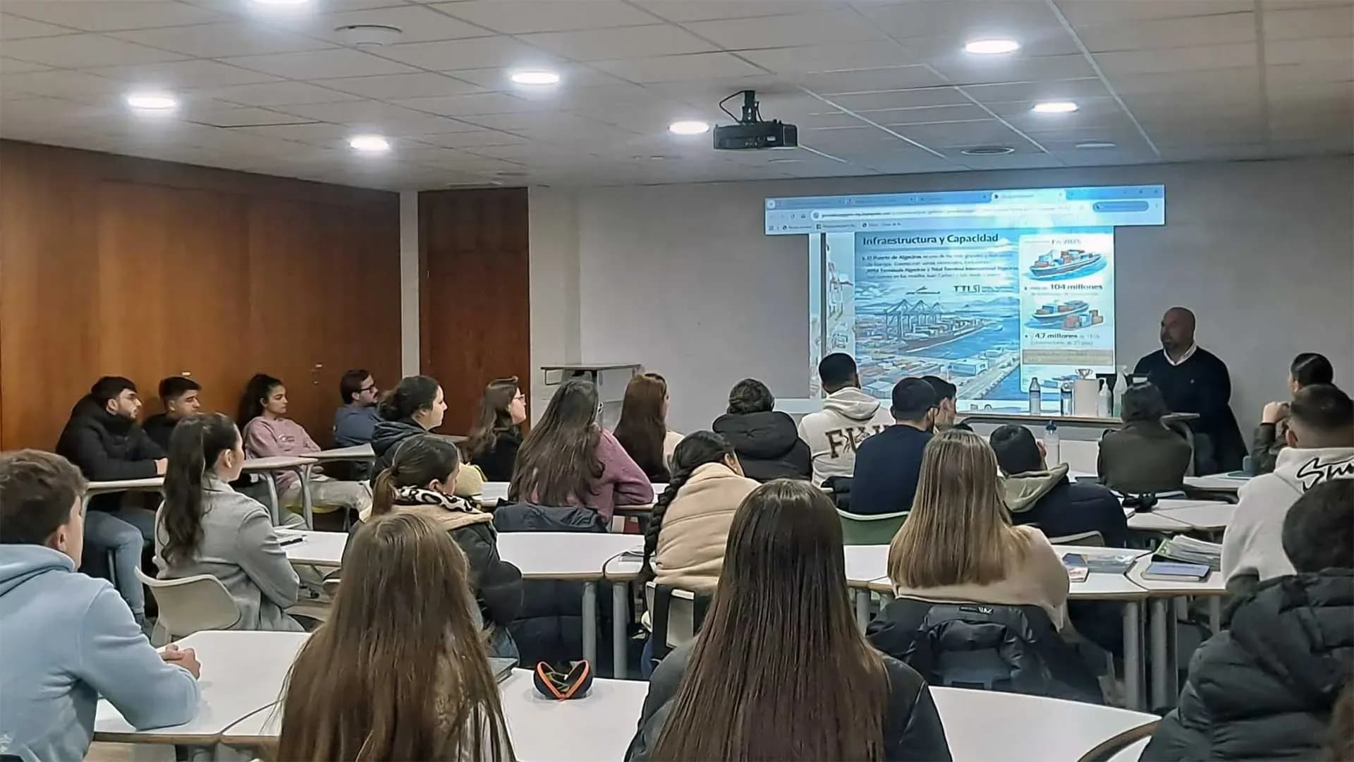 González Gaggero acerca la realidad operativa del sector logístico a los alumnos de FP Dual del Colegio Los Pinos