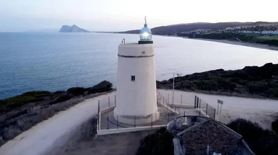 La APBA adjudica a VES Renewable la renovación de la línea eléctrica del Faro Carbonera por 178.500 euros