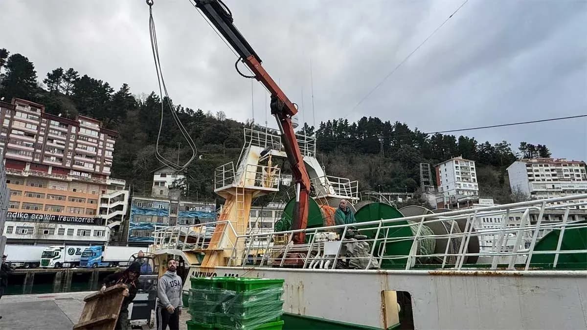 El sector pesquero español traslada al Gobierno su rechazo a dos obligaciones del nuevo Reglamento de Control de la Pesca