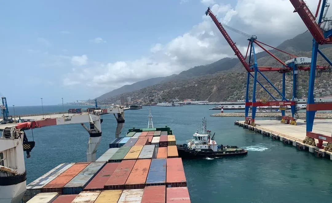 El transporte marítimo de contenedores en Venezuela continúa operativo tras el ataque de Estados Unidos