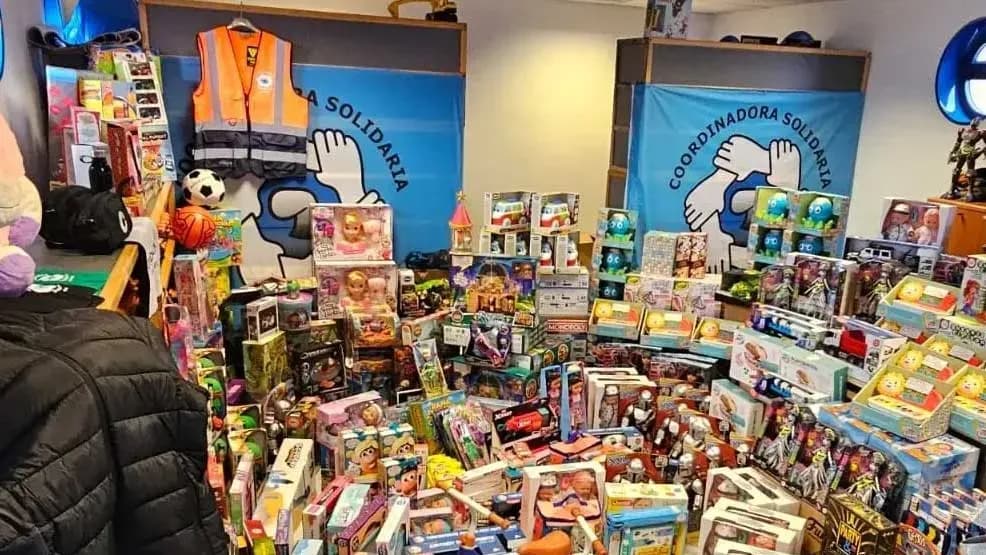 Coordinadora Solidaria del Puerto de Algeciras reparte juguetes a 400 niños de la comarca en su campaña de Navidad